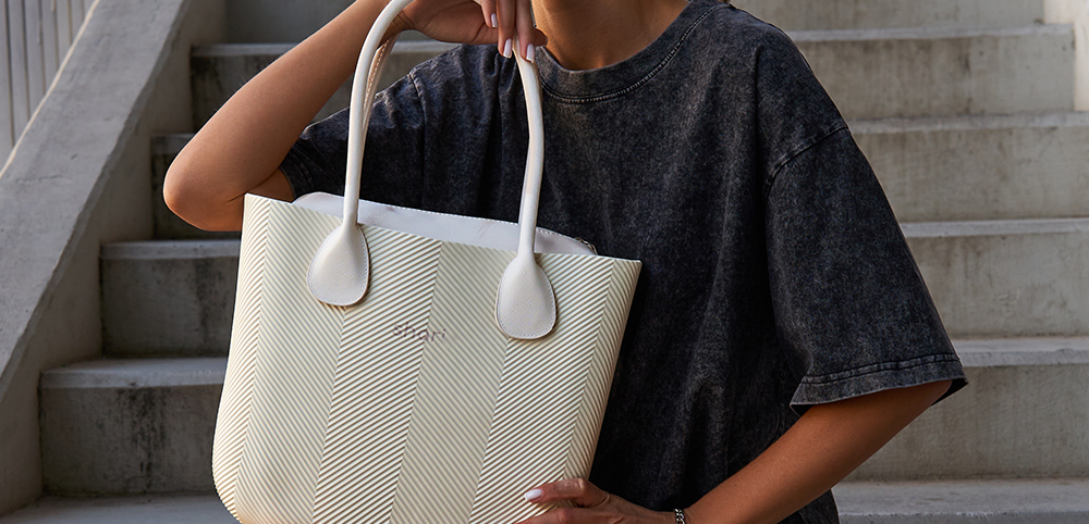 Сочетание сумки Sharis с обувью и аксессуарами