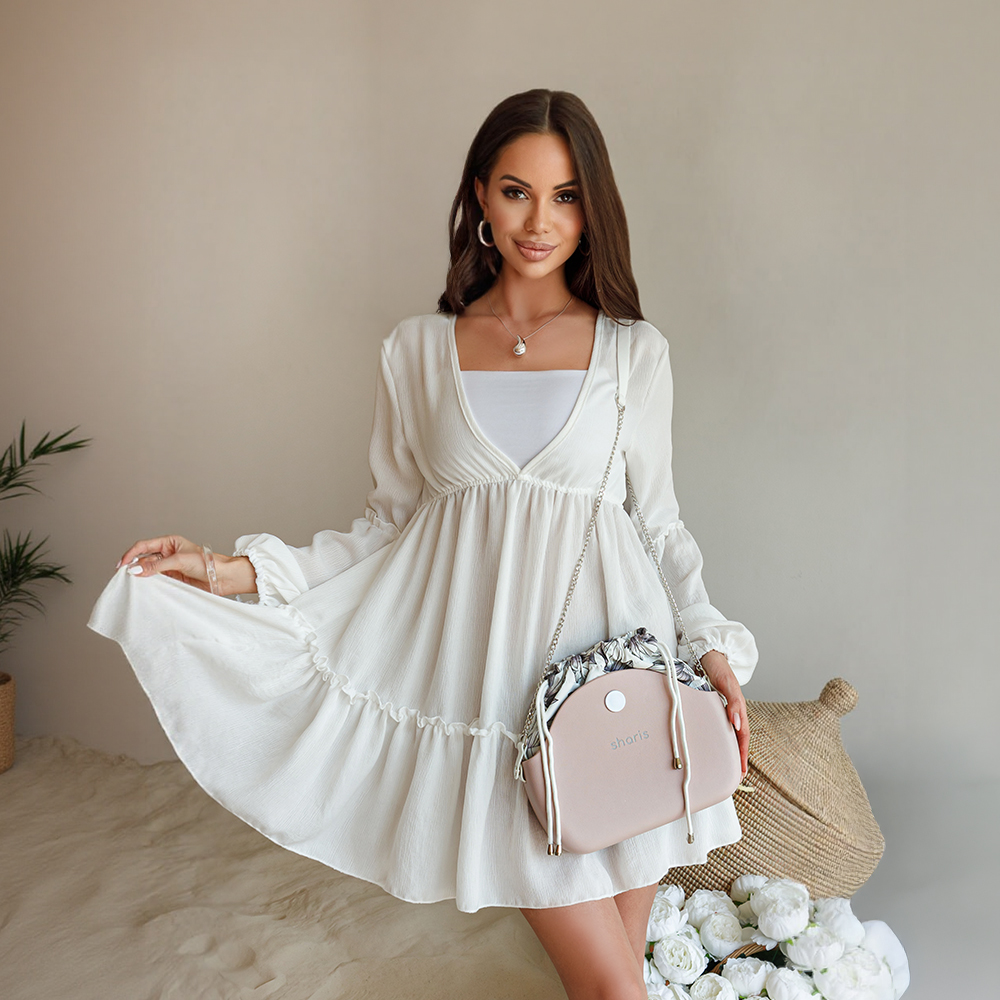 Белое платье с пудровой кроссбоди