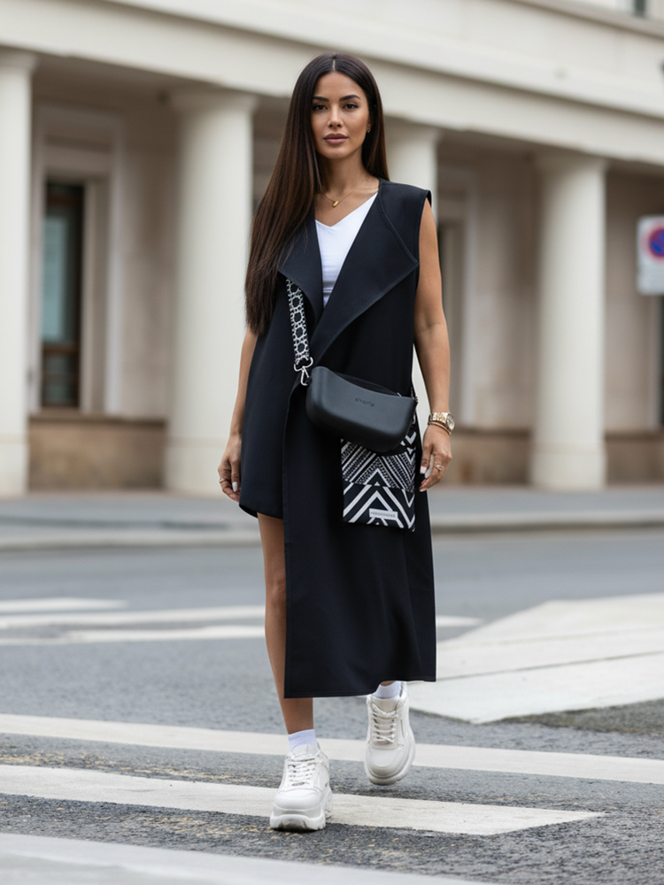 Sharis багет черный на девушке в жилете