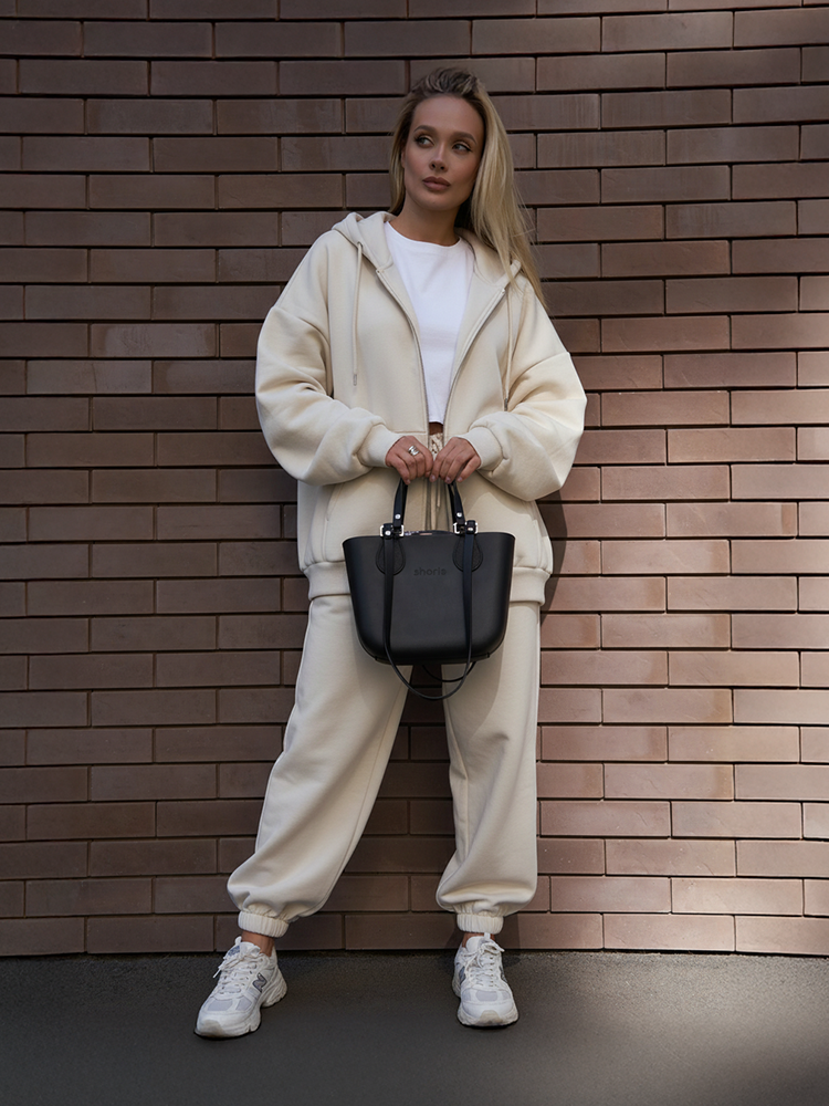 Sharis мини‑шопер черный, молочный костюм